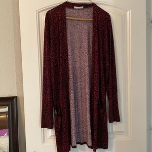 Zenana NWOT Burgundy Leopard/Cheetah Cardigan Sz L